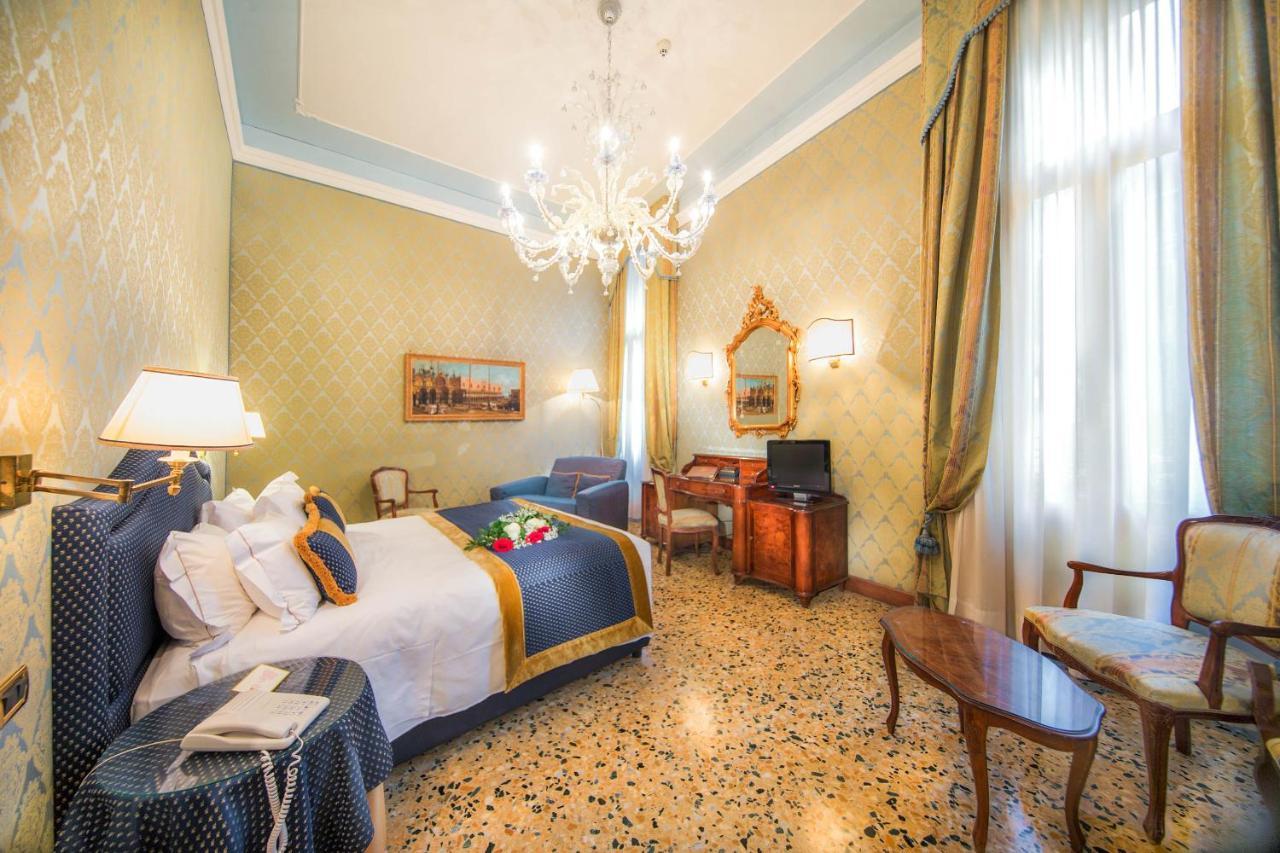 Junior Suite with Canal View